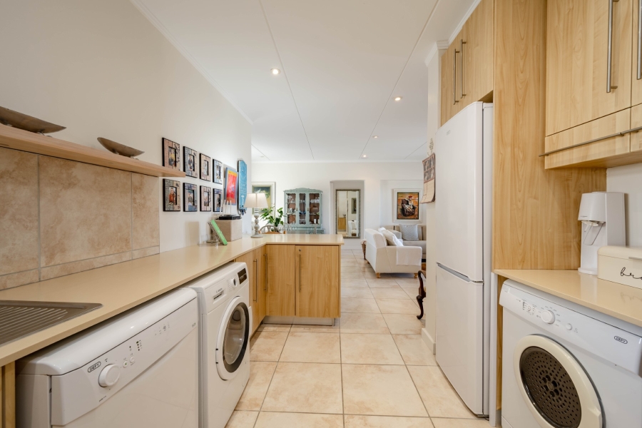 2 Bedroom Property for Sale in Thulana Hill Western Cape